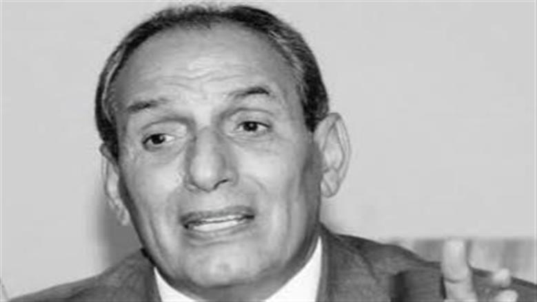 وزير الرياضة السابق والخطيب في مقدمة المشاركين بعزاء الدهشوري حرب