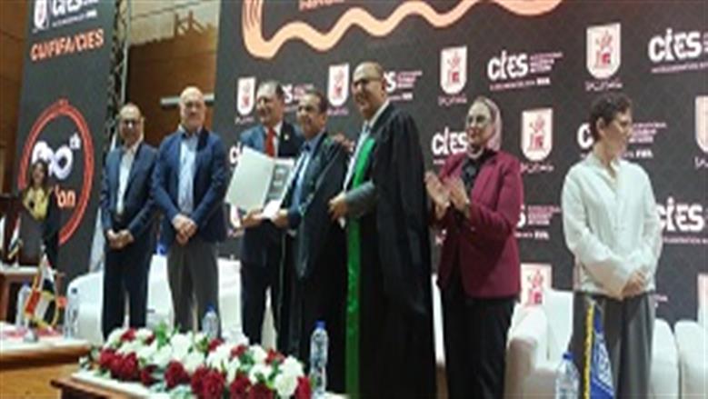 جامعة القاهرة تحتفل بتخريج الدفعة الـ18 من برنامج الإدارة الرياضية بالشراكة مع «الفيفا»