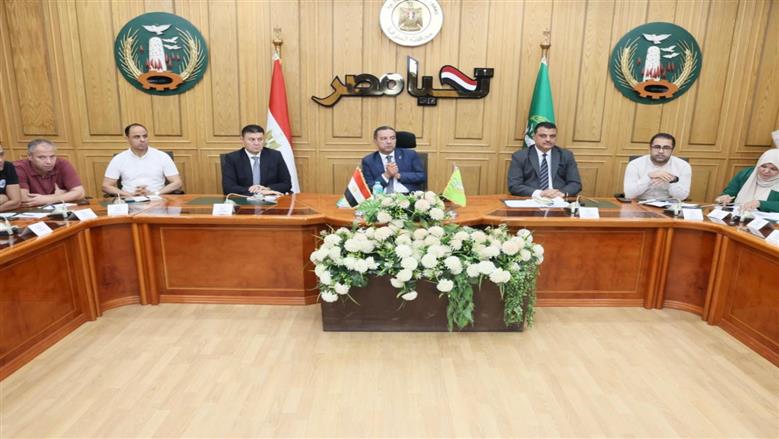 محافظ المنوفية يوجه بتسريع تنفيذ المشروعات وضبط الأسواق وتحسين الخدمات