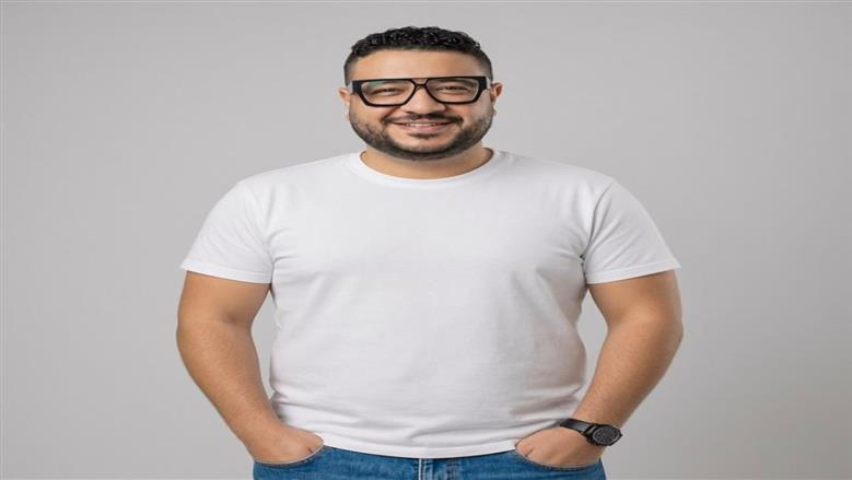 المؤلف محمد سيد بشير ينفي وفاة نجله