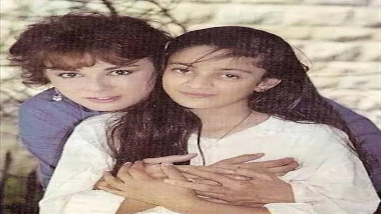 الفنانة شهيرة تنعى ابنة نجلاء فتحي