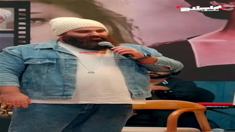بكلمات أغنية «طمني عليك».. صلاح بجاتو يبكي لجنة «كاستينج» بقصة والدته الراحلة