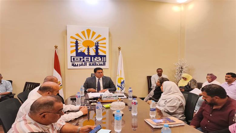 نائب محافظ القاهرة يوجه باتخاذ الإجراءات اللازمة حيال الأكشاك المخالفة بالمنطقة الغربية