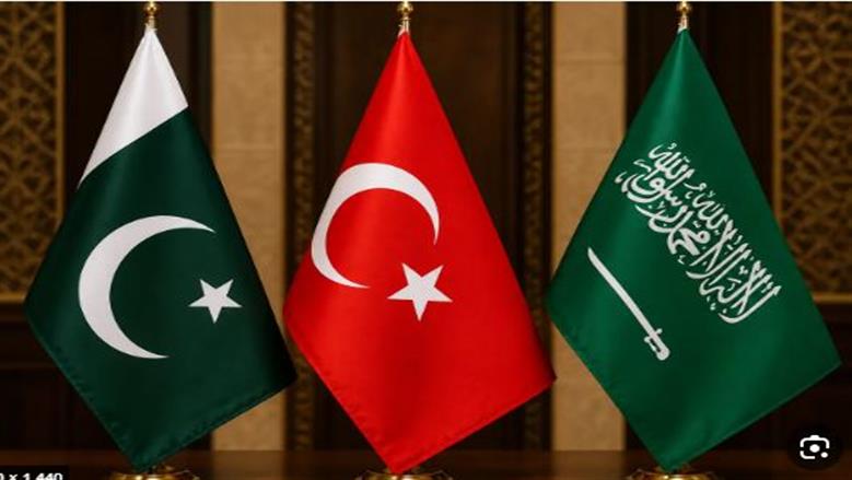 توقيع اتفاقية دفاع مشترك بين السعودية وتركيا وباكستان