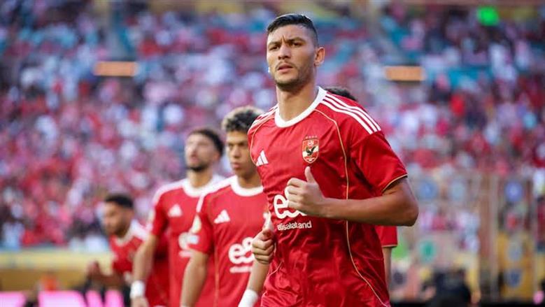 أمير هشام: الأهلي يقرر عدم قيد أشرف داري.. ويتحرك للتجديد لرباعي الفريق