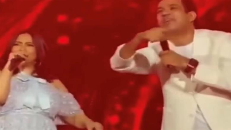 محمود الليثي يدعم شيرين عبدالوهاب ويغنيان سويا «عم المجال» في حفلتها بالساحل الشمالي