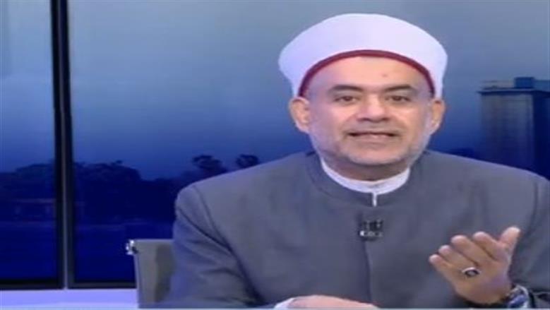 أمين الفتوى يحسم الجدل في واقعة سيدة المول: الصلاة مكانها المصلى لا المطعم