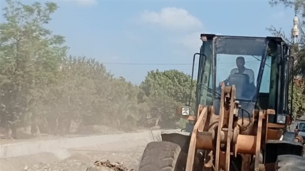 بعد تطهير الترع.. محافظ القليوبية يوجه برفع المخلفات فورًا ويشدد: ممنوع التراكم