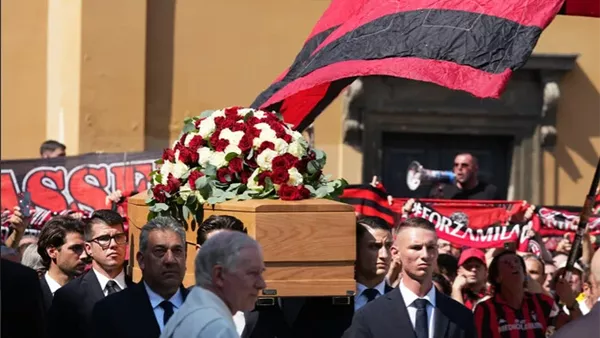نجوم الكرة يودعون أسطورة ميلان فرانكو باريزي في جنازة مهيبة بإيطاليا (صور)