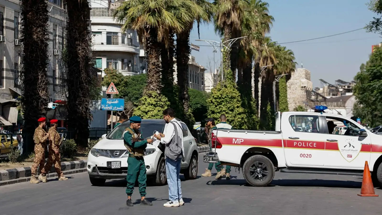 استولوا على أسطول سيارات.. الأمن السوري يطيح بعصابة «مرافق الوزير» – أخبار السعودية