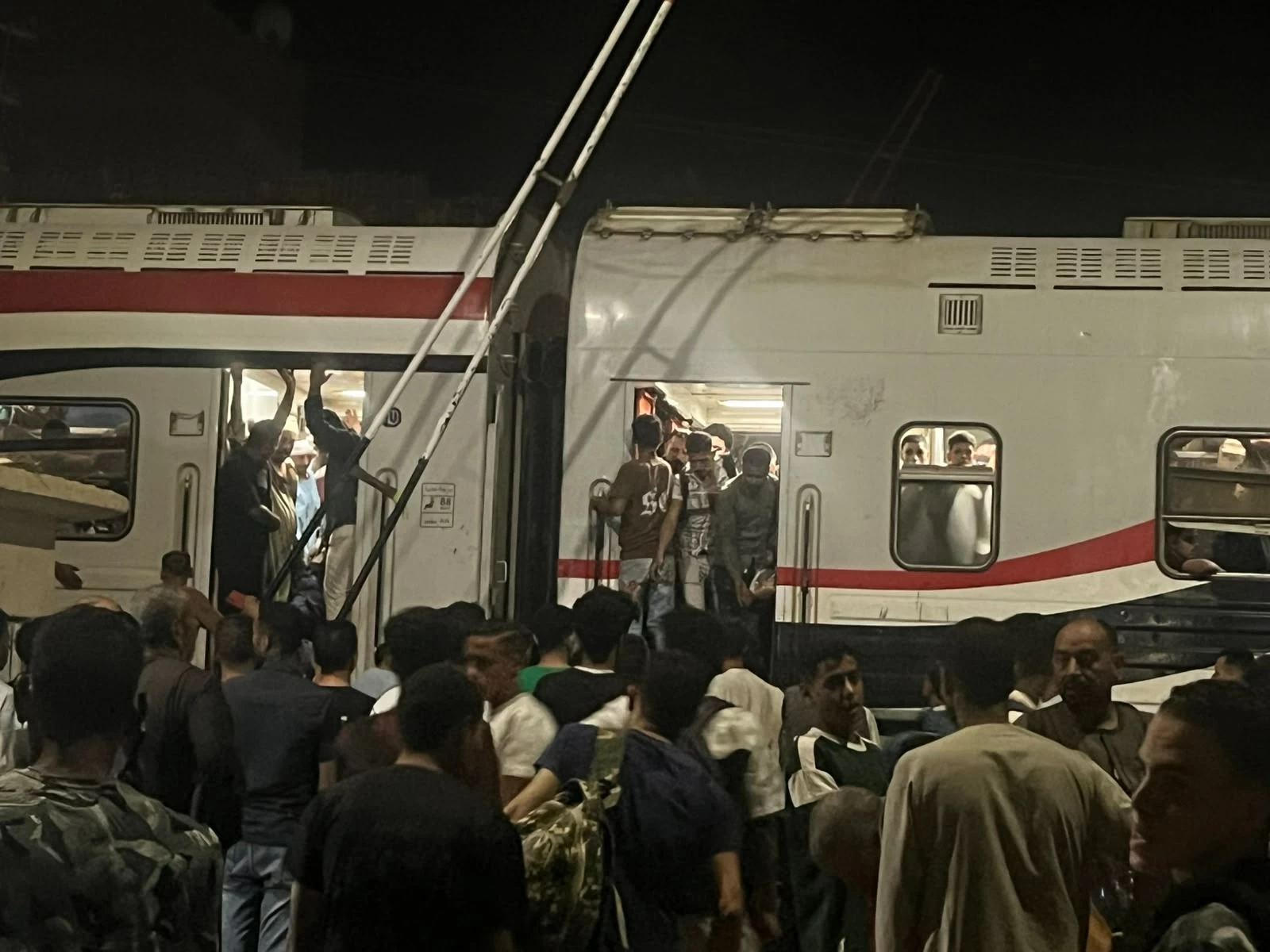«دقائق من القلق».. حريق يوقف قطاراً في مصر – أخبار السعودية