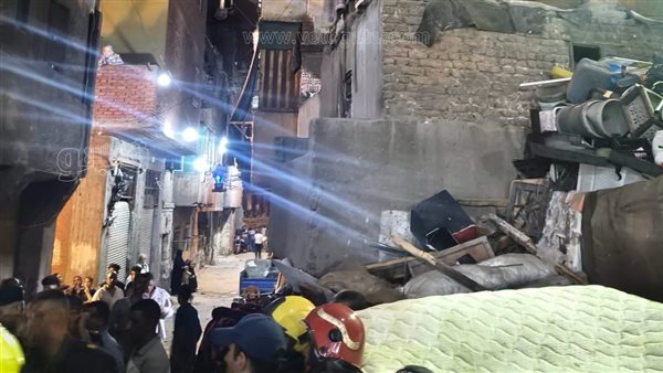 صرخات من تحت الأنقاض، مصرع 4 أشخاص وإصابة 5 آخرين في انهيار عقار بحدائق القبة (صور)