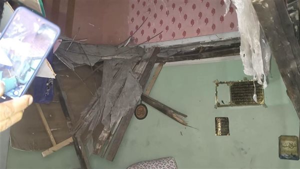 فريق تحقيق موسع لكشف ملابسات انهيار عقار حدائق القبة، وقيادات أمن القاهرة في موقع الحادث