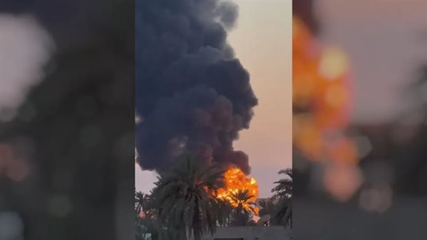للمرة الرابعة، مسيرة انتحارية تستهدف مجددًا مصفاة الزاوية بالتزامن مع اشتعال النيران من الخزانات (فيديو)