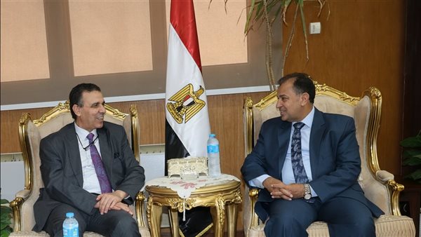 جامعة قنا تبحث تعزيز التعاون مع الأكاديمية العربية للعلوم والتكنولوجيا لدعم التعليم والبحث العلمي