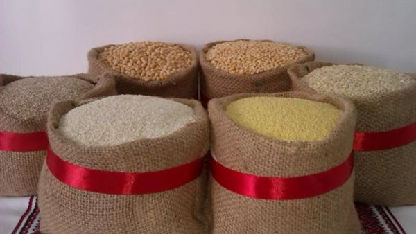ارتفاع الذرة وانخفاض الجلوتوفيد، أسعار الأعلاف والحبوب اليوم في الأسواق