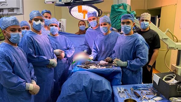 نجاح جراحة دقيقة لاستعدال عمود فقري لطفل بالمستشفي الجامعي بكفر الشيخ 