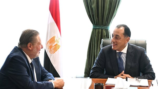 ماذا يحدث في أسعار التضخم والدولار والاحتياطي؟.. تفاصيل لقاء مدبولي ومحافظ المركزي