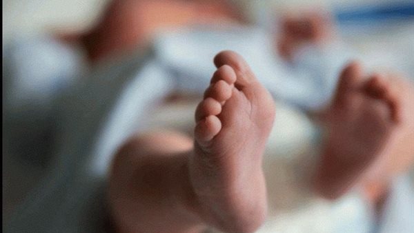 ملفوف بجوال ومرمي في الشارع، تفاصيل العثور على جثة طفل حديثي الولادة في الأقصر