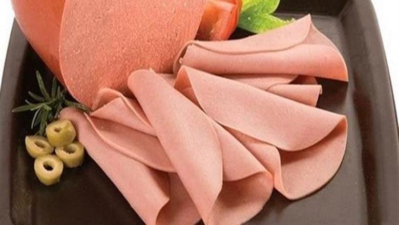 طريقة عمل لانشون الدجاج في المنزل.. نفس طعم الجاهز