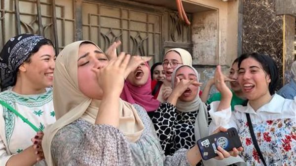 بدء تسليم استمارات النجاح لطلاب الثانوية العامة 2026 بالمدارس