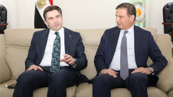 وزير الزراعة يبحث مع نائب نظيره التركي زيادة التبادل التجاري وتعزيز الاستثمارات