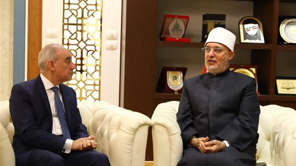 مفتي الجمهورية يستقبل السفير علاء يوسف لبحث تعزيز التعاون في مجال الوعي المجتمعي