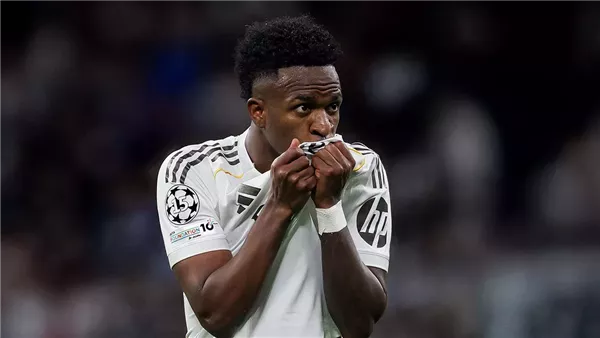 رسميًّا، ريال مدريد يعلن تجديد عقد فينيسيوس جونيور حتى 2032