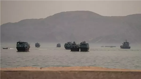 طهران: الحصار الأمريكي قد يؤدي إلى إغلاق مضيق هرمز وممرات بحرية أخرى