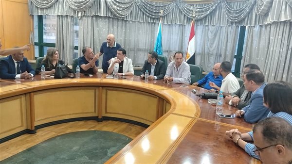الصلح خير، انتهاء أزمة مصطفى كامل وطارق الشناوي بجلسة “الصحفيين” وتعاون مرتقب (صور)