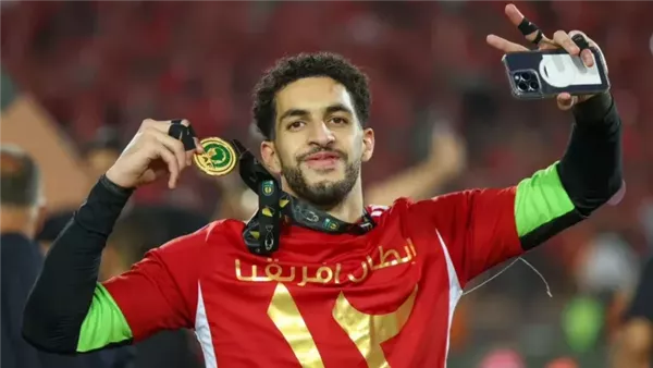 أبلغوا اللاعب ووكيله، الأهلي يحسم وضع شرط جزائي في تجديد عقد شوبير