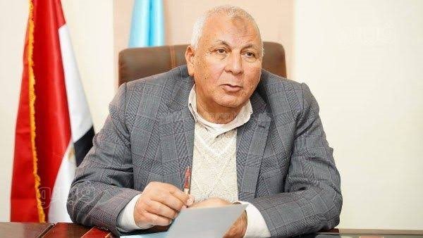 مهلة 15 يومًا قبل المحاسبة، محافظ مطروح يُلزم المحال التجارية بتوفير حاويات قمامة 240 لترًا