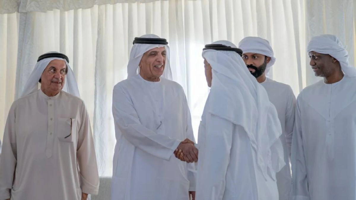 سعود بن صقر يعزي في وفاة عيد سرور الماس