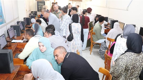 جامعة سوهاج تستقبل طلاب الثانوية العامة لتسجيل رغبات المرحلة الثانية