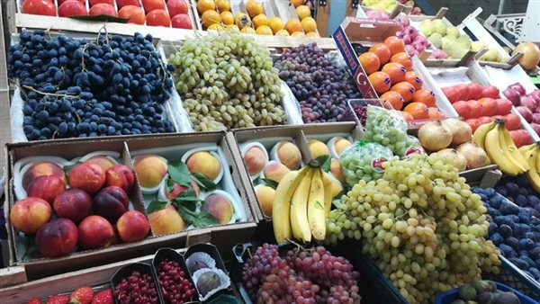 أسعار الفاكهة اليوم، التين والكمثرى يهزان عرش العنب والتفاح يخرج من حسابات المصريين