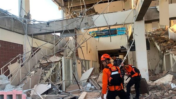 ارتفاع حصيلة ضحايا زلزال إندونيسيا إلى 47 شخصا وتضرر مئات المنازل والمدراس