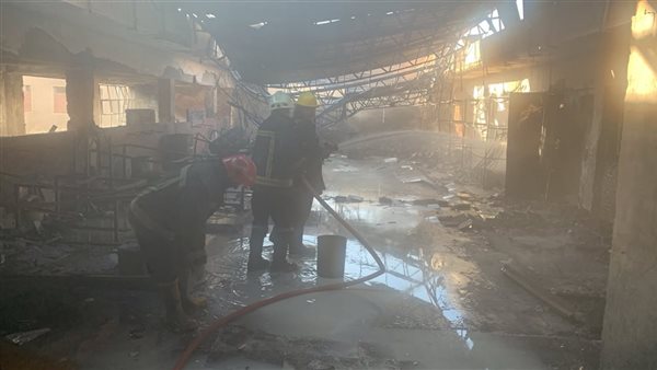 المعاينة تكشف تفاصيل حريق مصنع منظفات بمدينة بدر (صور)