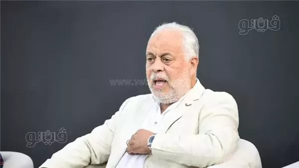 التحقيقات تكشف تفاصيل بلاغ أشرف زكي ضد صاحب حساب “كولونيا برفيوم” بسبب الإساءة للفنانين
