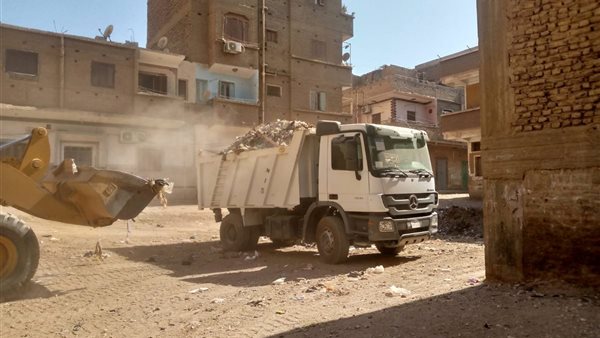 رفع 29 طنًا من القمامة والمخلفات بمدينة قفط وقرية الكلاحين في قنا (صور)