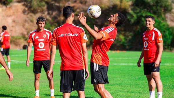 مدافع الأهلي: لا توجد رفاهية التعادل في القلعة الحمراء وهدفنا الفوز بكل مباراة