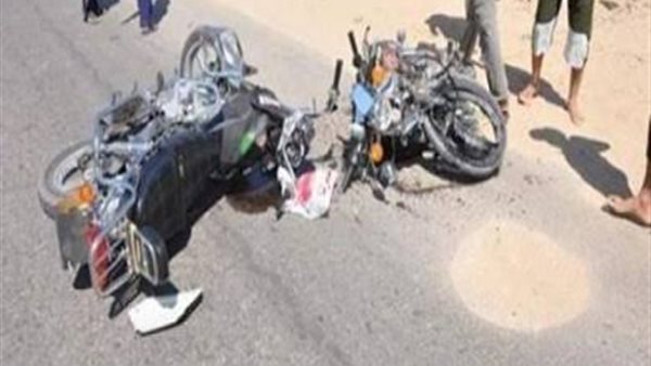 مصرع شخصين وإصابة اثنين في تصادم 3 موتوسيكلات بالشويخات في قنا