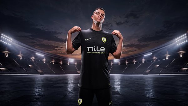 الونش وشحاتة يتصدران إعلان الزمالك عن القميص الثاني (صور)