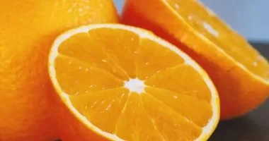 الموز أم البرتقال؟.. أيهما أفضل لمريض السكر والضغط؟