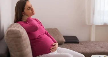 تشوش الرؤية أثناء الحمل.. متى يكون طبيعيًا ومتى يستدعى زيارة الطبيب؟