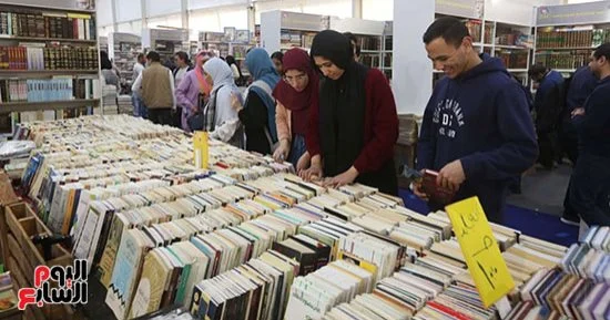 كنا فين وبقينا فين.. كيف تحول معرض الكتاب من الزحام إلى العالمية؟