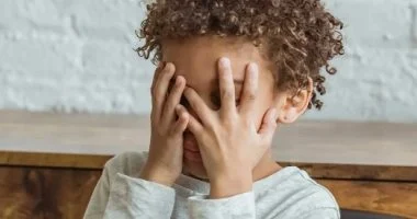 قلق الانفصال عند الأطفال.. 5 خطوات تساعد ابنك على تقبل البعد عنك
