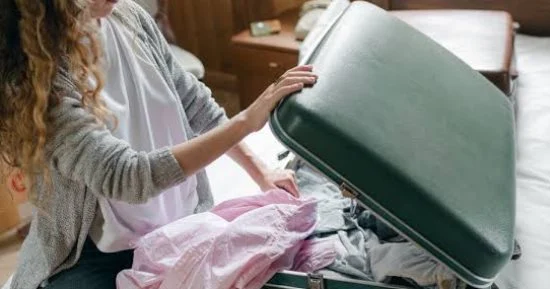 قبل السفر.. 10 حاجات «ملهاش لازمة» بتزود وزن الشنطة وبتغرمك فلوس