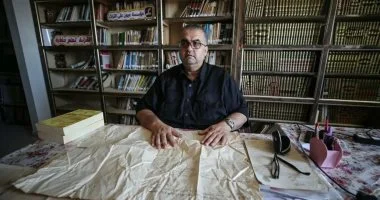 فلسطينيان يفوزان بجائزة اليونسكو لإنقاذهما مخطوطات نادرة أثناء الحرب على غزة