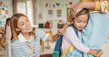 كيف تحضرين طفلك الخجول للمدرسة؟.. نصائح بسيطة هتساعدك