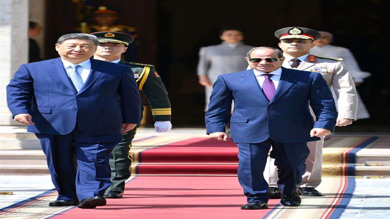 الرئيس السيسي يودع نظيره الصيني شي جينبينج من مطار القاهرة